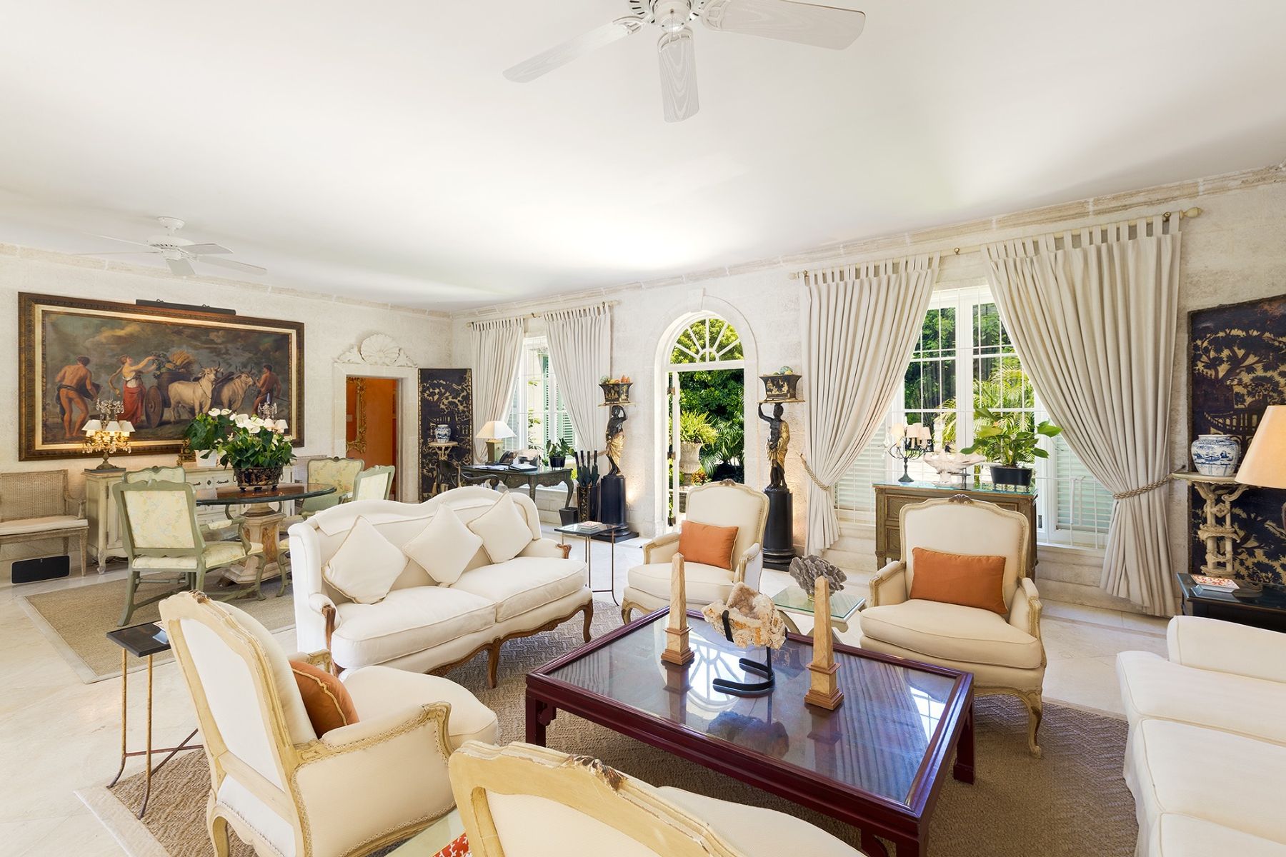 Leamington Estate villa photo.